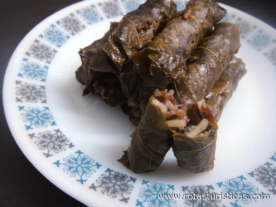 Grape Vine Leaves Stuffed With Beef And Rice (warak Inab) - Gastronomia ...